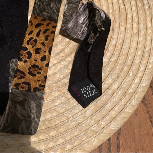 Wild Kingdom Tiger Print  1995 Marc Dennis Silk Neck Tie - Picture 5 of 11